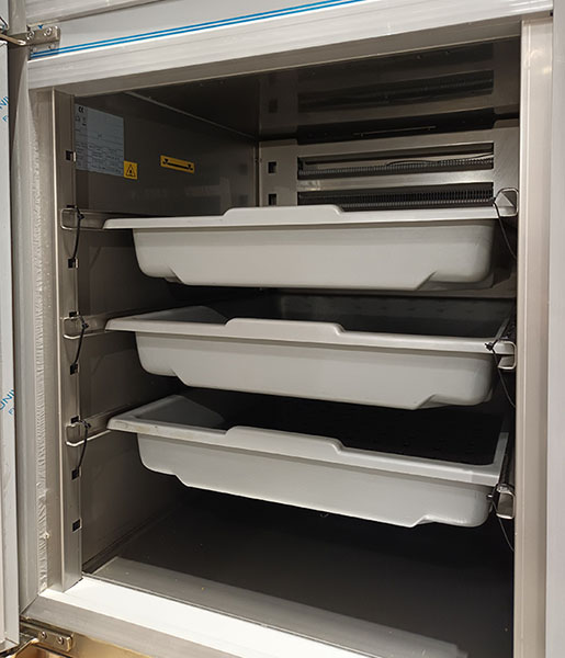 Combi cabinet with one integrated fish compartment, 298 l + 298 l